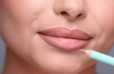 Hulu Konturówka do ust o kremowej konsystencji Classic Nude