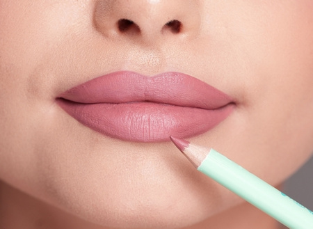 Hulu Konturówka do ust o kremowej konsystencji Romantic