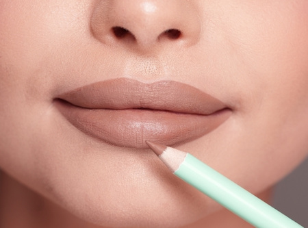 Hulu Konturówka do ust o kremowej konsystencji Sepia