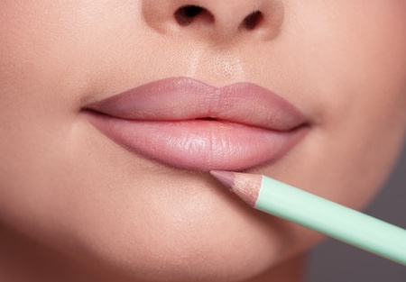 Hulu Konturówka do ust o kremowej konsystencji Ice Kiss